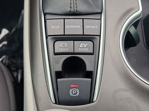 Used 2023 Toyota Camry LE image 32