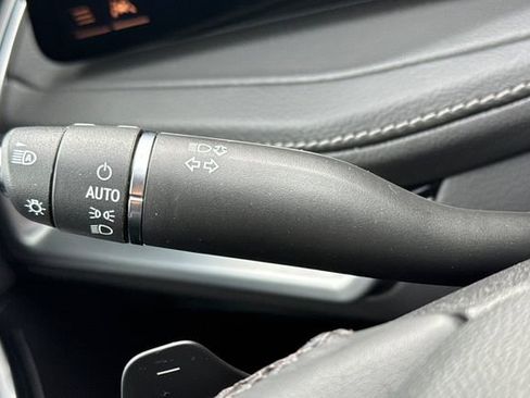 Used 2024 Cadillac XT4 Premium Luxury image 38