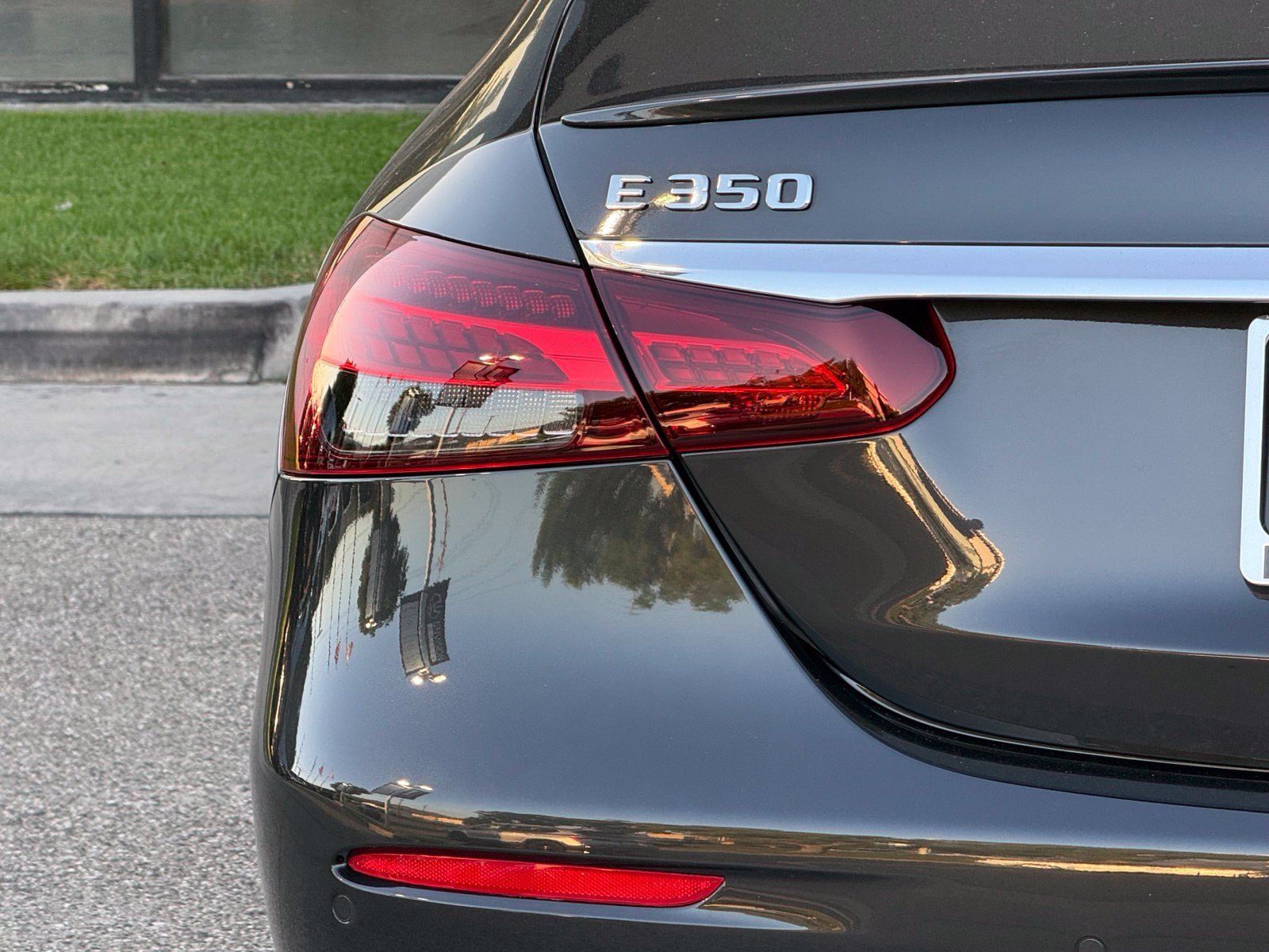 Used 2023 Mercedes-Benz E 350 Sedan image 11