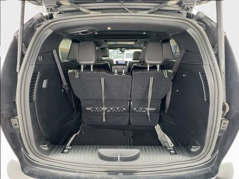 Used 2025 Chrysler Pacifica Limited FWD image 16