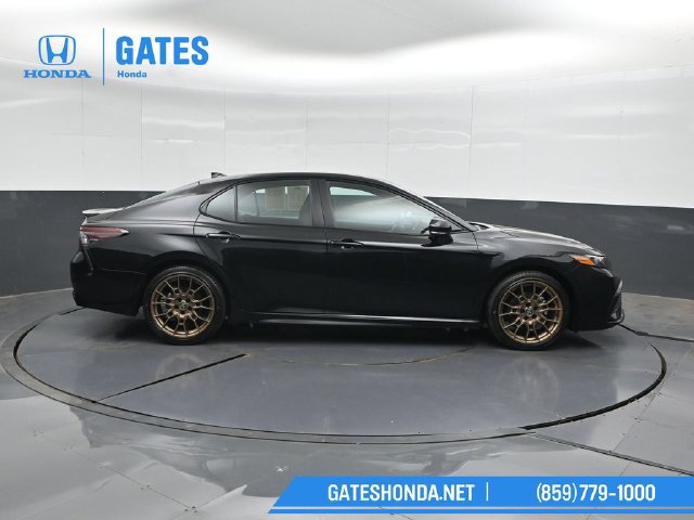 Used 2024 Toyota Camry SE w/ Convenience Package FWD image 3