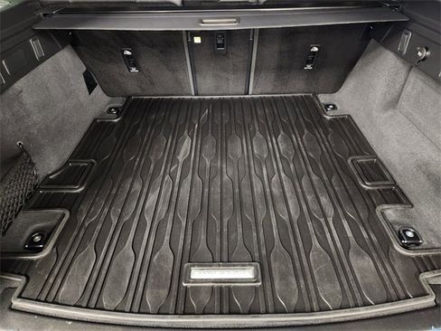 Used 2026 Land Rover Range Rover Velar S image 32