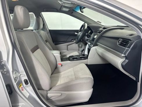 Used 2012 Toyota Camry LE FWD image 4