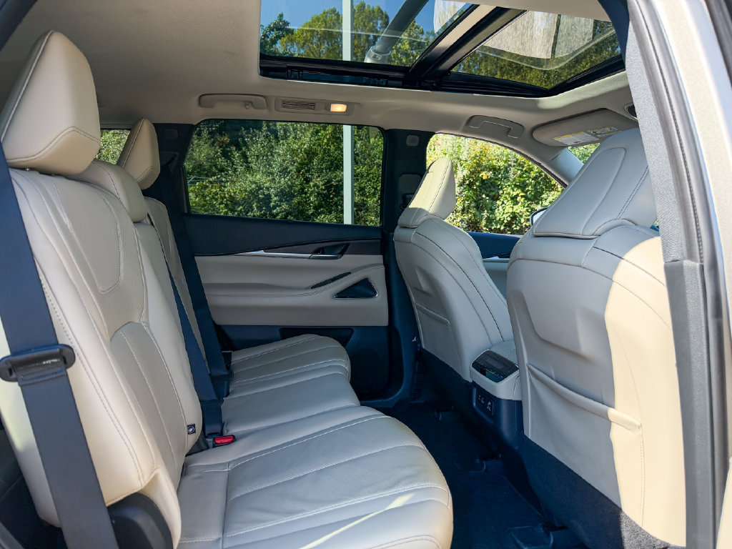 Used 2023 INFINITI QX60 Sensory w/ Vision Package AWD/4WD image 24