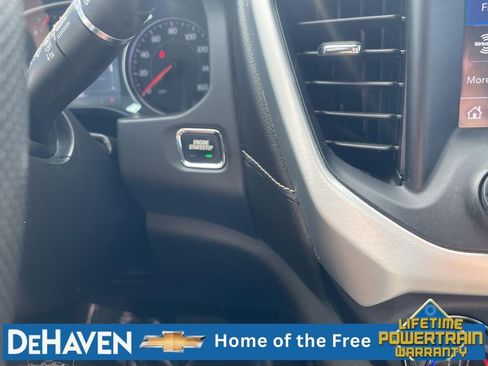 Used 2023 GMC Acadia SLE w/ Driver Convenience Package FWD image 17