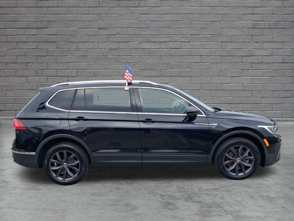 Certified 2023 Volkswagen Tiguan SE w/ Panoramic Sunroof Package FWD image 13