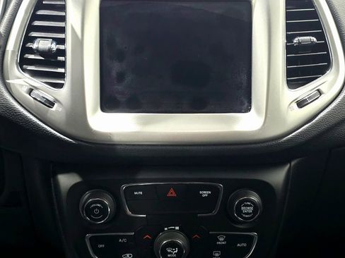 Used 2019 Jeep Compass Altitude w/ Cold Weather Group image 37