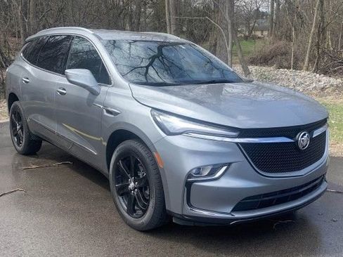 Used 2024 Buick Enclave Essence w/ Sport Touring Edition image 1