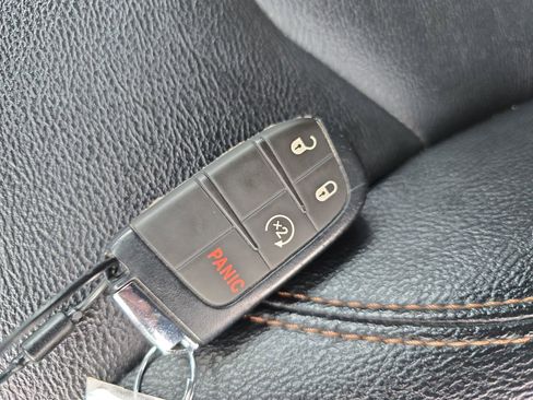 Used 2024 Jeep Compass Limited image 37