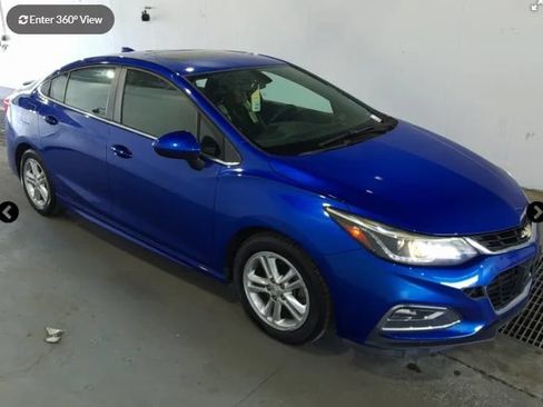 Used 2016 Chevrolet Cruze LT w/ Sun And Sound Package FWD image 3