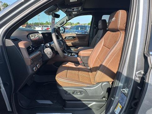 New 2026 Chevrolet Tahoe High Country AWD/4WD image 13