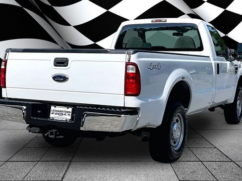 Used 2010 Ford F250 XL AWD/4WD image 2
