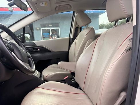 Used 2012 MAZDA MAZDA5 Grand Touring FWD image 9