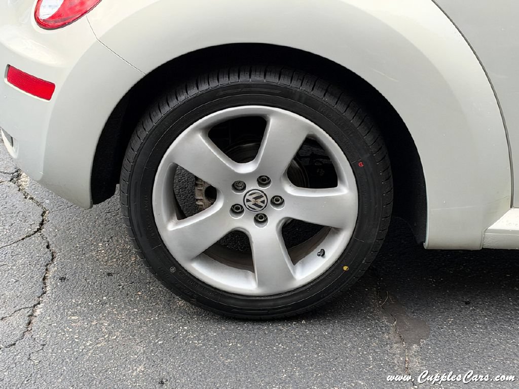 Used 2009 Volkswagen Beetle Blush FWD image 35