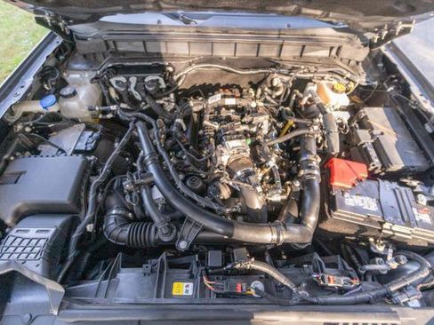 Used 2023 Ford Bronco Badlands image 10