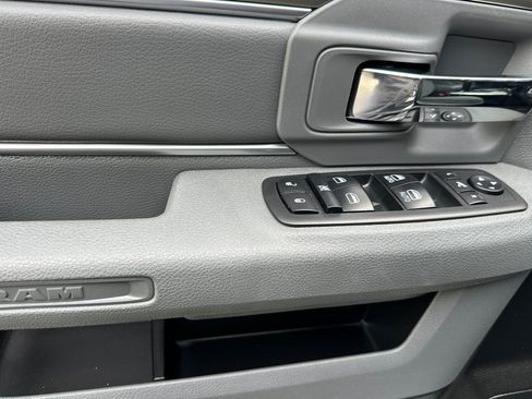 Used 2019 RAM 1500 Classic Warlock w/ Luxury Group image 10