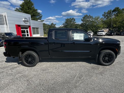 New 2026 Nissan Frontier SV w/ Tow Package AWD/4WD image 8