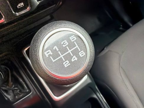 Used 2022 Jeep Wrangler Sport AWD/4WD image 20