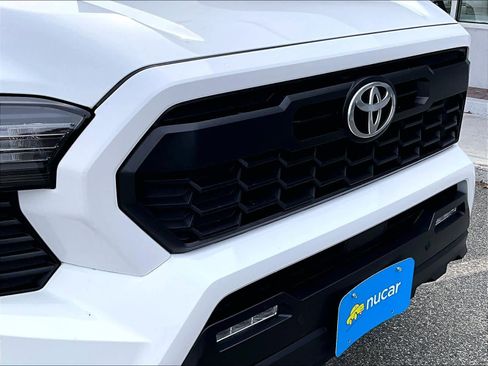 Used 2024 Toyota Tacoma TRD Sport w/ TRD Sport Upgrade Package image 33