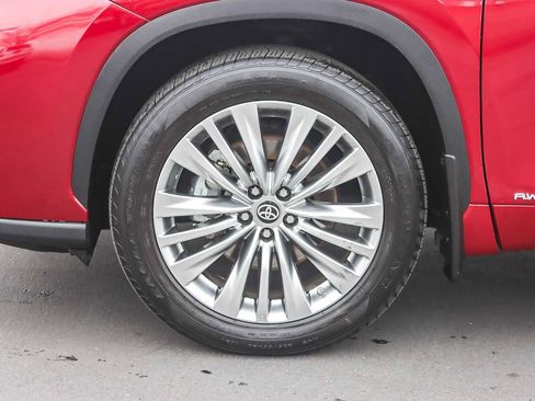 Used 2022 Toyota Highlander Limited image 9