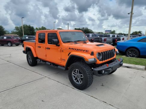 Used 2025 Jeep Gladiator Mojave AWD/4WD image 7