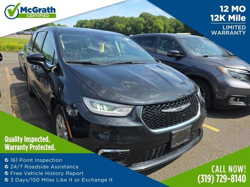 Used 2023 Chrysler Pacifica Touring-L FWD image 1