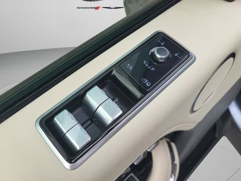 Used 2021 Land Rover Range Rover Westminster Edition image 18