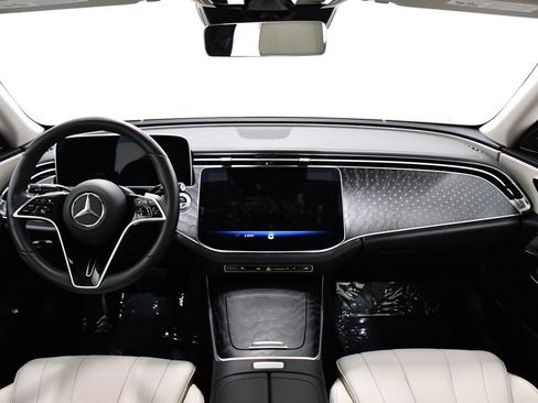 Used 2024 Mercedes-Benz E 350 4MATIC Sedan image 8