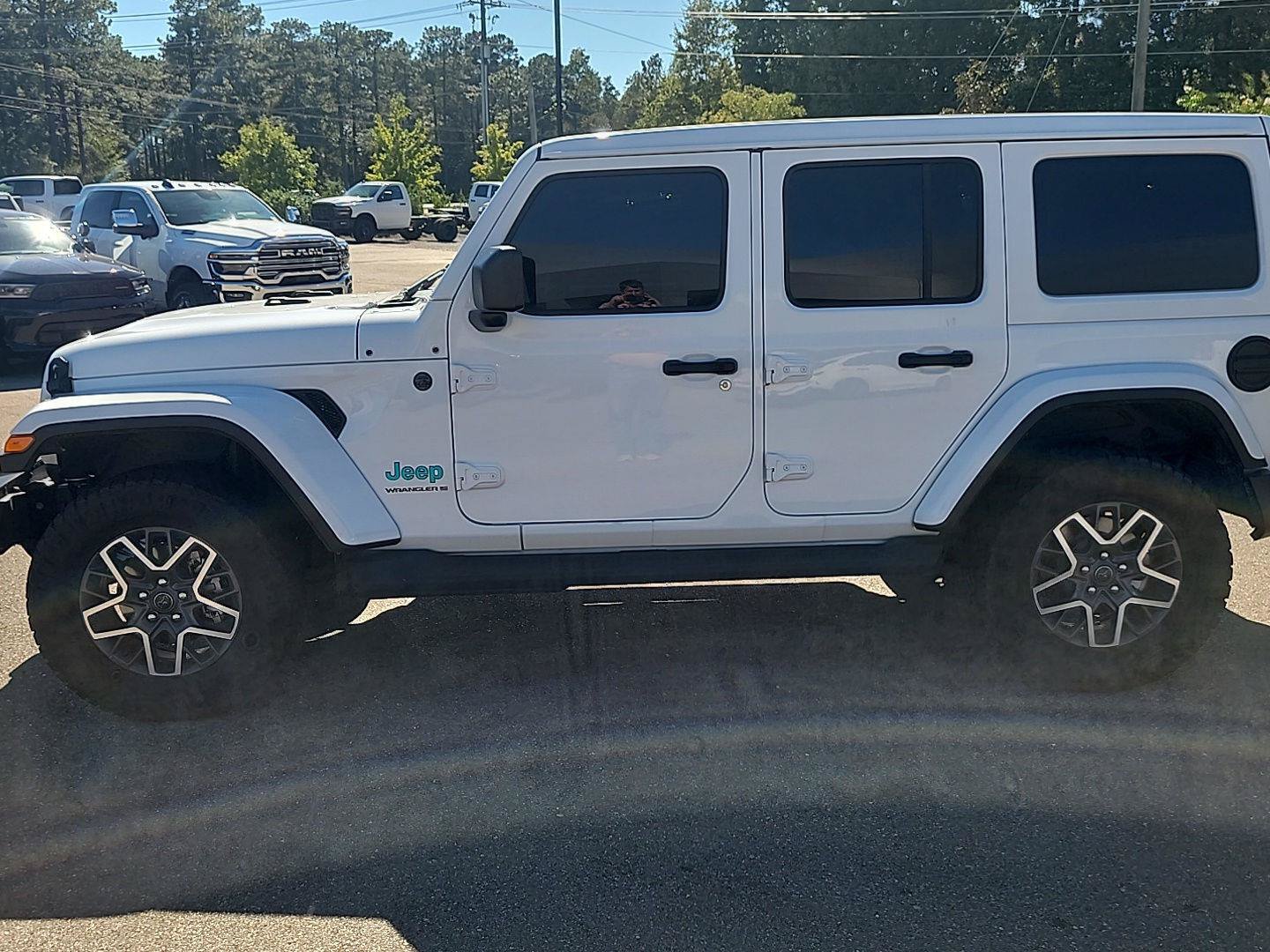 Used 2026 Jeep Wrangler Unlimited Sahara AWD/4WD image 2