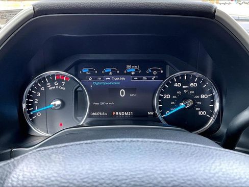 Used 2017 Ford F250 Lariat w/ Chrome Package image 13