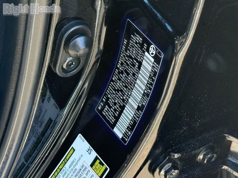 Used 2023 Toyota Corolla LE image 33