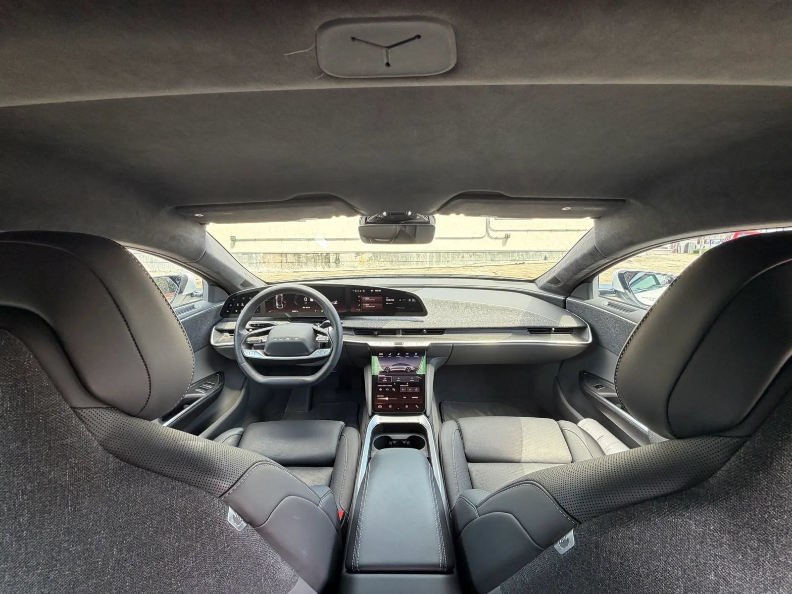 Used 2024 Lucid Air Touring AWD/4WD image 22
