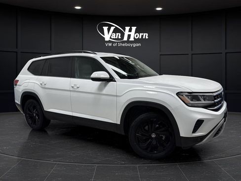 Used 2022 Volkswagen Atlas SE w/ Black Wheel Package image 1