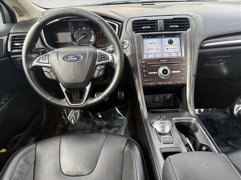 Used 2018 Ford Fusion Titanium image 18