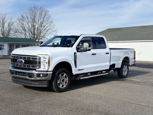 Used 2025 Ford F250 XLT image 9