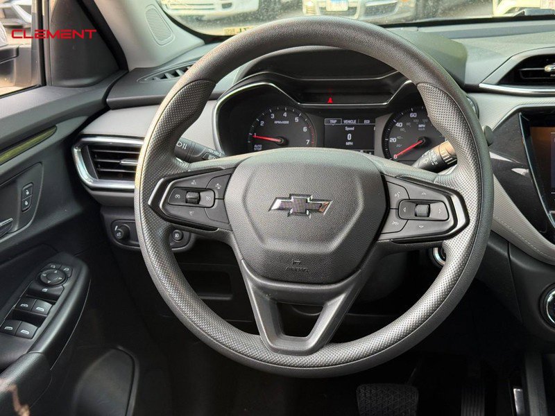 Used 2021 Chevrolet TrailBlazer LT w/ Convenience Package FWD image 16