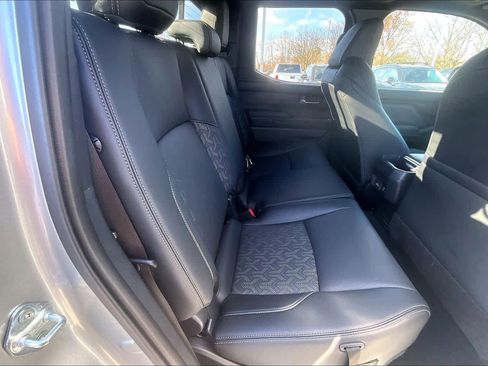 Used 2024 Toyota Tacoma Limited w/ Limited Package (LT) image 20