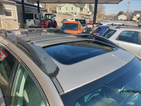 Used 2016 Subaru Outback 2.5i Limited image 9