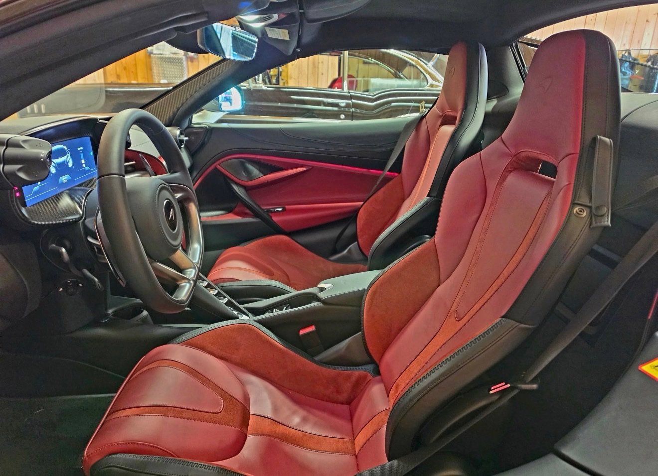 Used 2025 McLaren 750S Spider RWD image 3