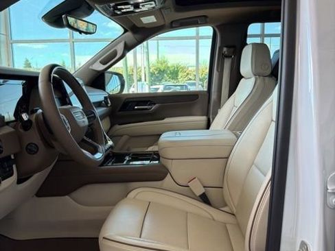 Used 2026 GMC Yukon Denali w/ Denali Reserve Package image 5