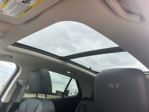 Used 2023 Buick Envision Essence w/ Sport Touring Package image 31