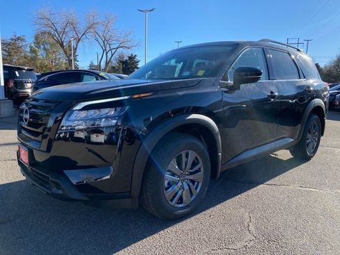New 2025 Nissan Pathfinder SV image 1