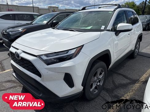Used 2024 Toyota RAV4 XLE w/ Convenience Package image 4