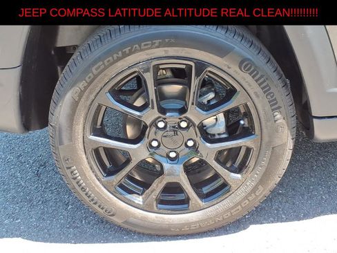 Used 2023 Jeep Compass Latitude w/ Sun and Sound Group AWD/4WD image 7