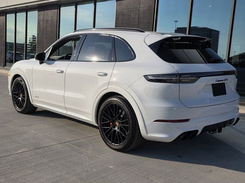 Used 2021 Porsche Cayenne GTS image 3