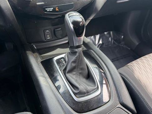 Used 2017 Nissan Rogue S AWD/4WD image 36