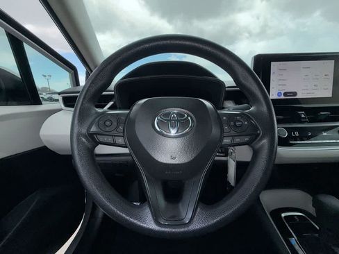 Used 2026 Toyota Corolla LE FWD image 15