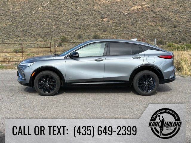Used 2025 Buick Envista Sport Touring FWD image 2