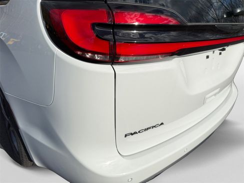 New 2026 Chrysler Pacifica Select image 19