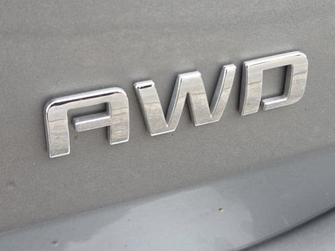 Used 2024 Chevrolet Equinox LT AWD/4WD image 4